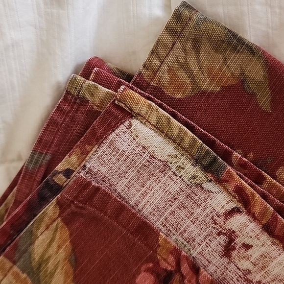 Fabric table cloth - Picture 2 of 2